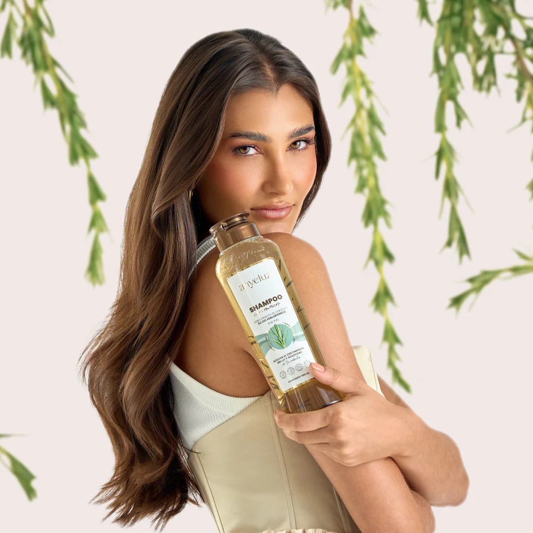 SHAMPOO CON ROMERO ANYELUZ